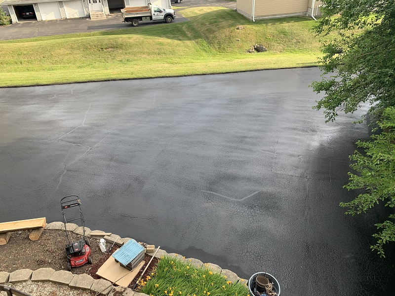 Residential asphalt paving contractors for maintenance and installation Milwaukee region