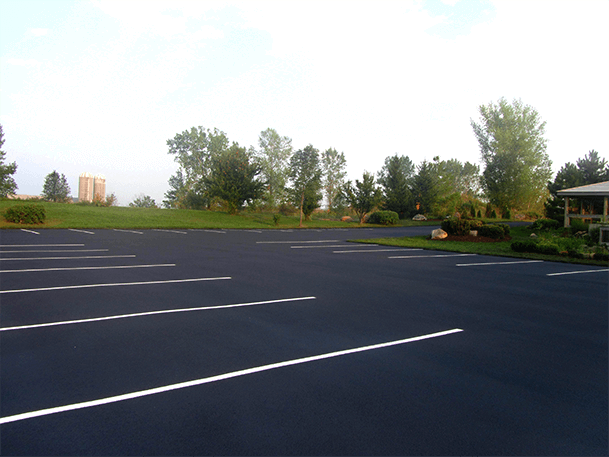 Wisconsin asphalt contractors for commercial and residential property